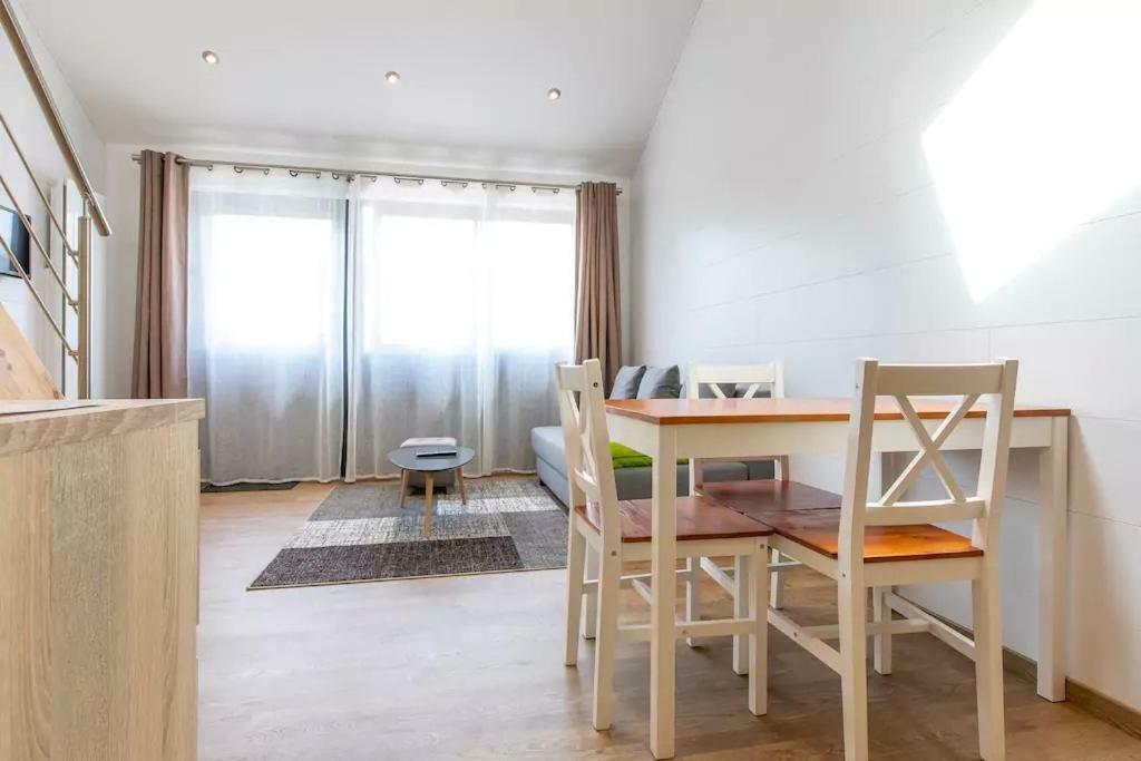 Domaine Des Ecuries - Appartements Meubles A Talloires Exterior foto