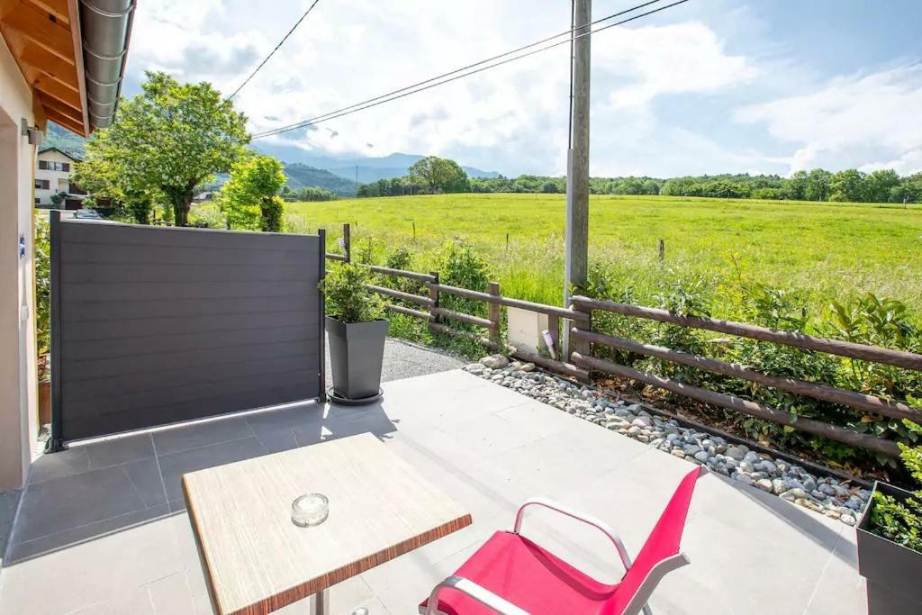Domaine Des Ecuries - Appartements Meubles A Talloires Exterior foto