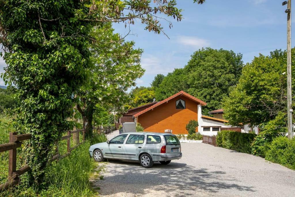 Domaine Des Ecuries - Appartements Meubles A Talloires Exterior foto